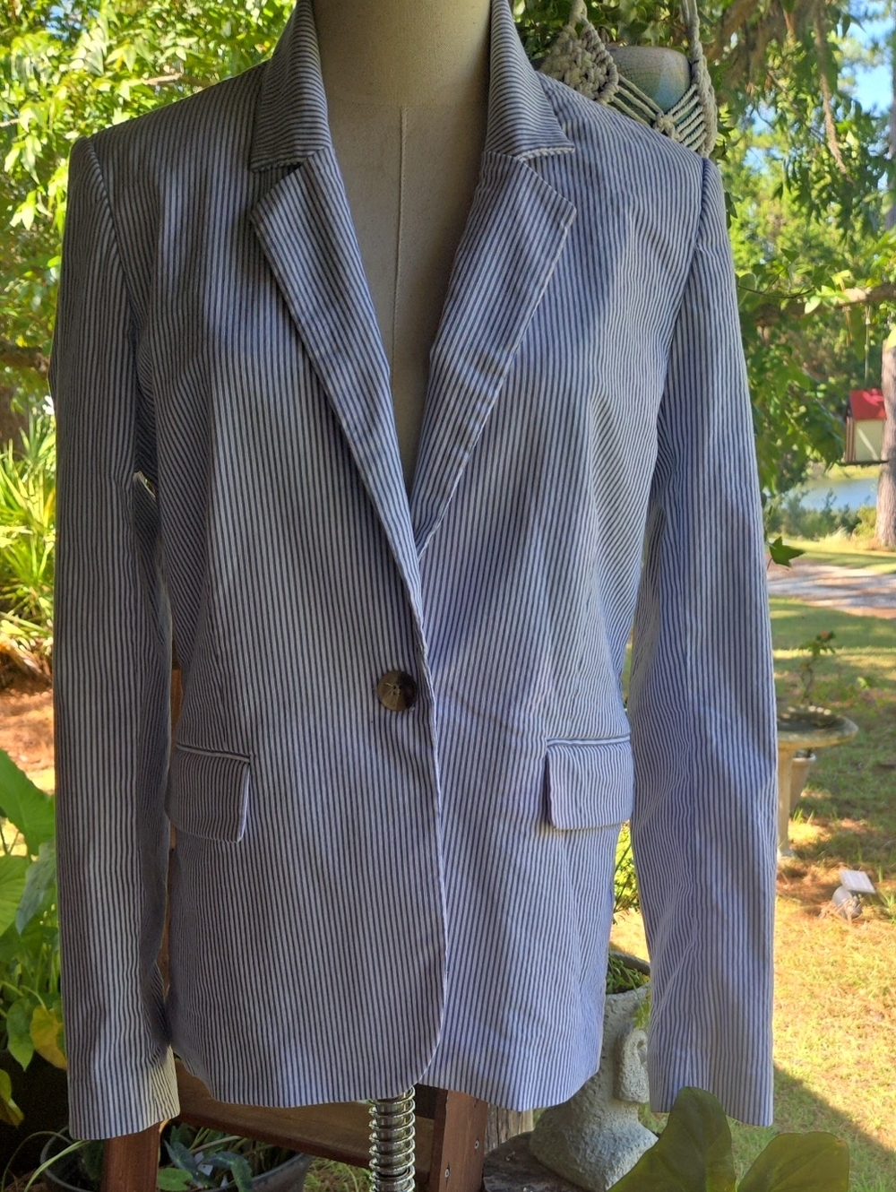 Carolina Belle White And Blue Seersucker Single Button Blazer Size Small